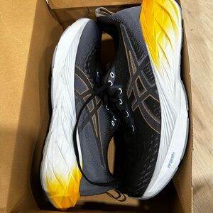 ASICS men size 12.5 sneakers - only worn once